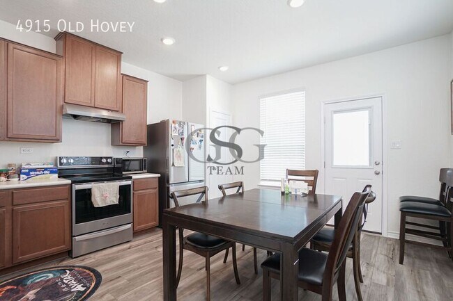 Building Photo - 4915 Old Hovey
