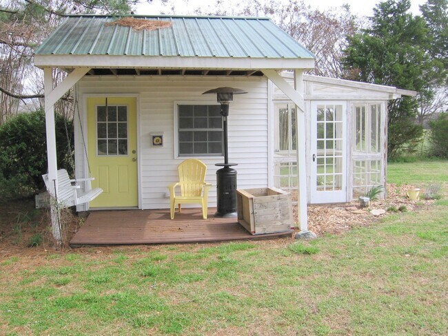 Building Photo - SMITHFIELD