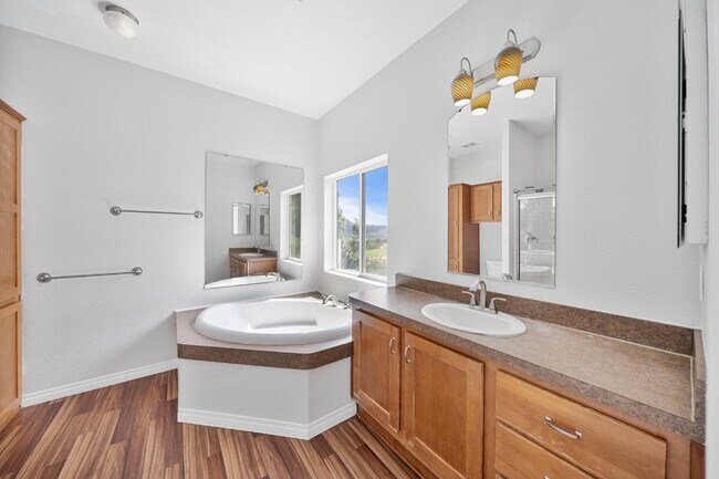 Building Photo - Escondido -Beautiful San Pasqual area ,Spa...