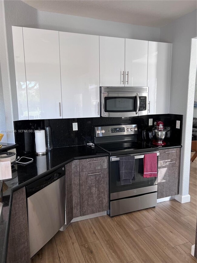 Building Photo - 8642 NW 109th Ct