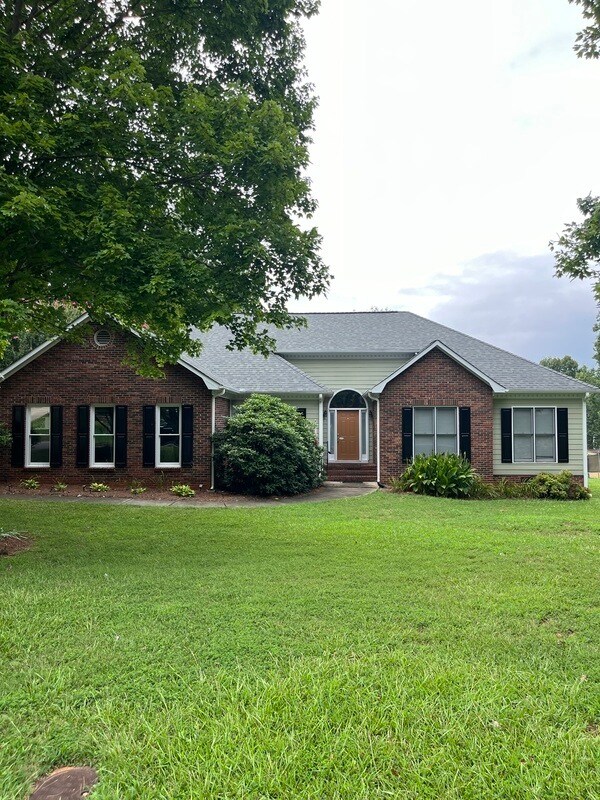 Primary Photo - 2234 Londonderry Dr