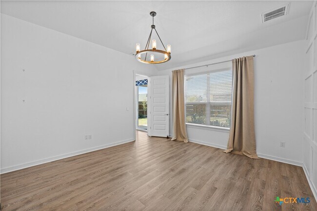 Building Photo - 328 Peace Pipe Way