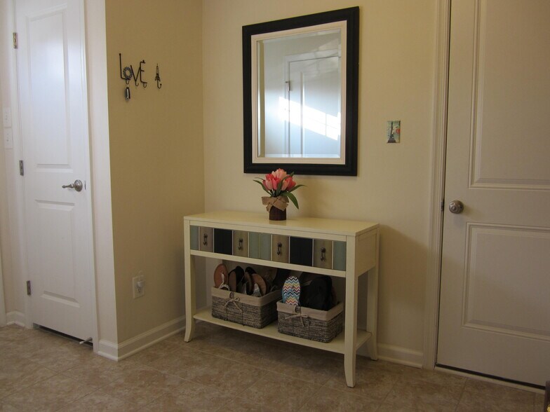 Building Photo - 987 Brechin Lane