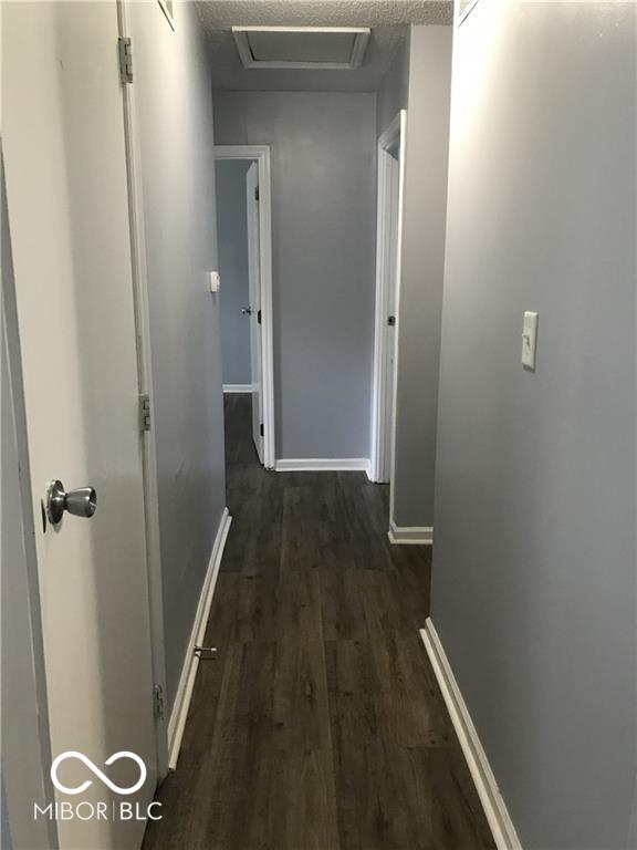 Building Photo - 9444 English Oak Dr