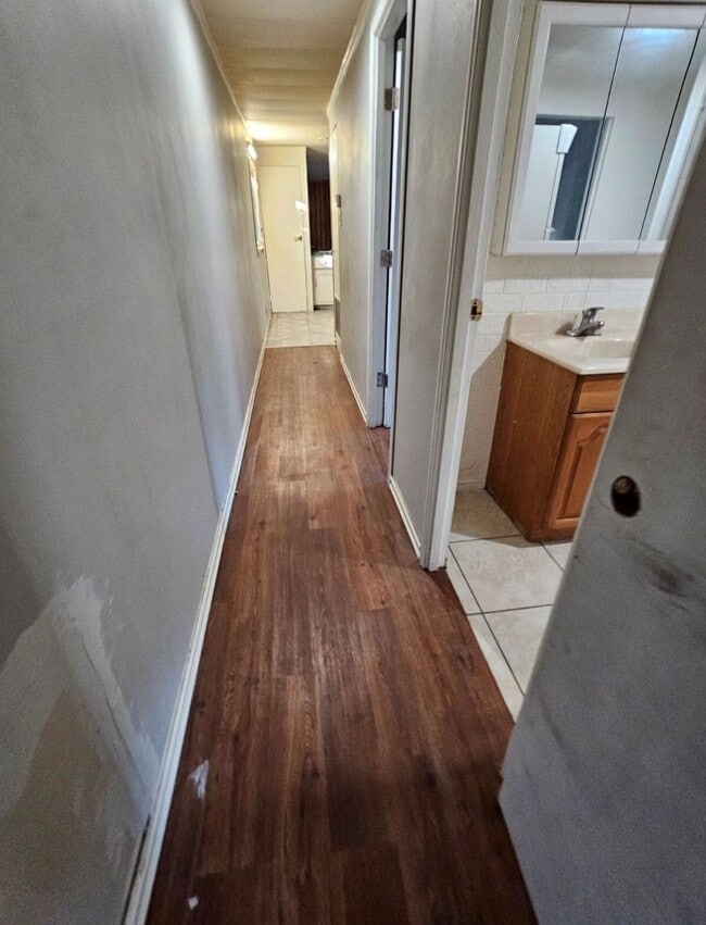 Building Photo - 3 Bedroom Home in the Mountains!