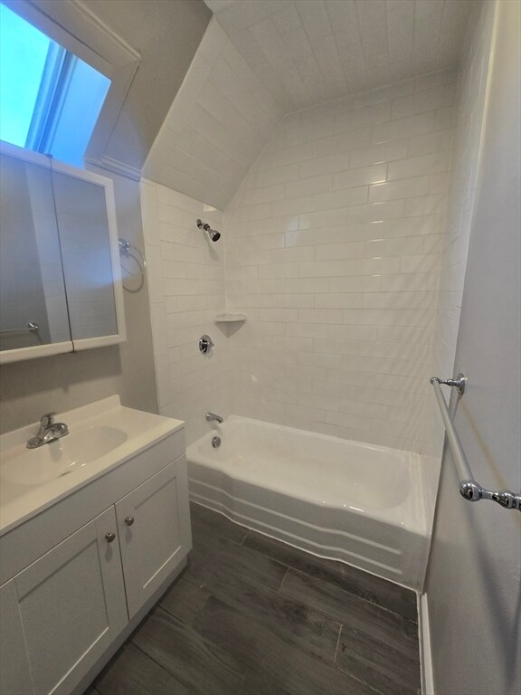 Building Photo - 65 Shepard St