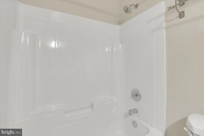 Building Photo - 2904 Oakton Crest Pl
