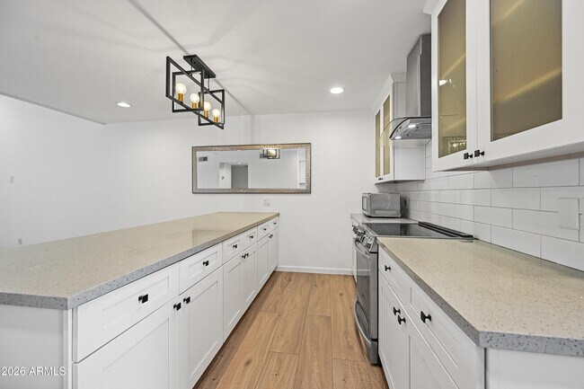 Building Photo - 5998 N 78th St