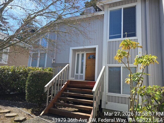 Building Photo - Twin Lakes life on a golf course -4 level home -  4 bedroom 2.5 bathroom with 2 car garage - Move...