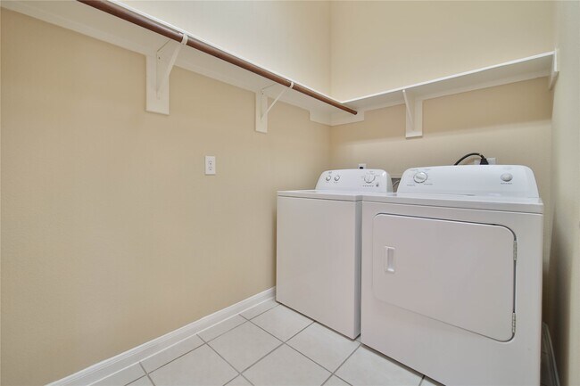 Building Photo - 26022 Trailcliff Ct