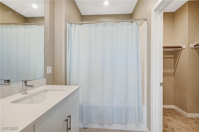 Building Photo - 9864 Kings Glen St