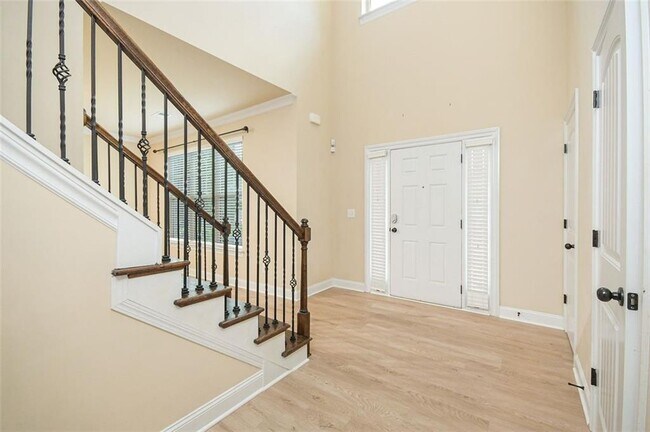Building Photo - 403 Devon Brook Ct NE