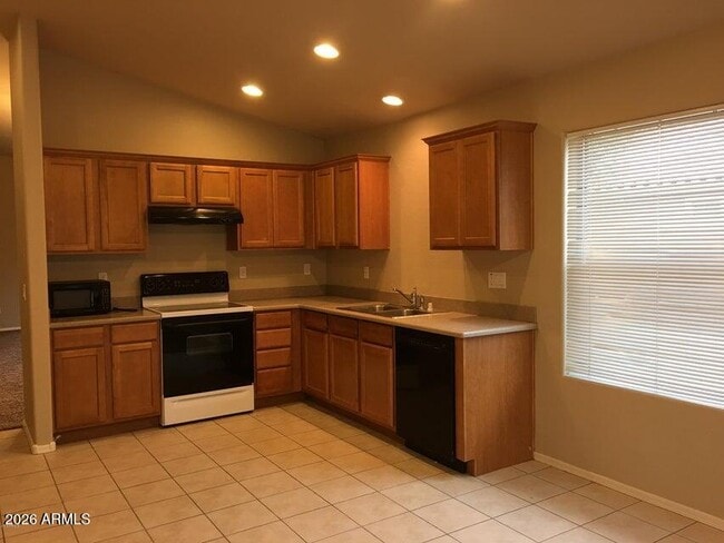 Building Photo - 25214 W Clanton Ave