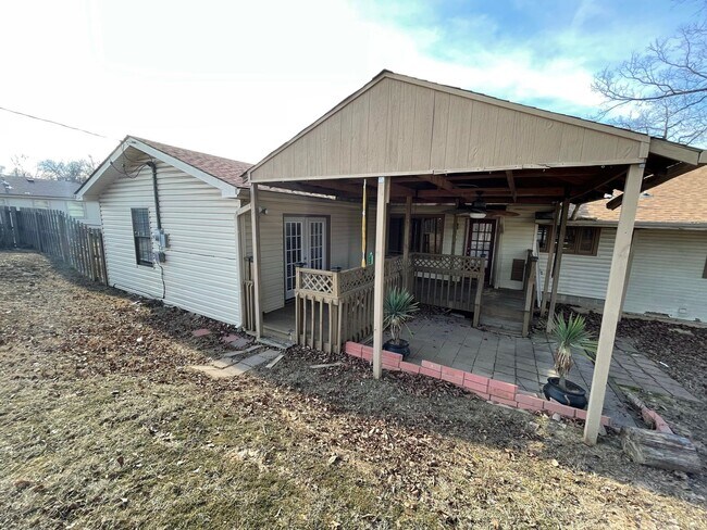 Building Photo - 3420 N 55th St