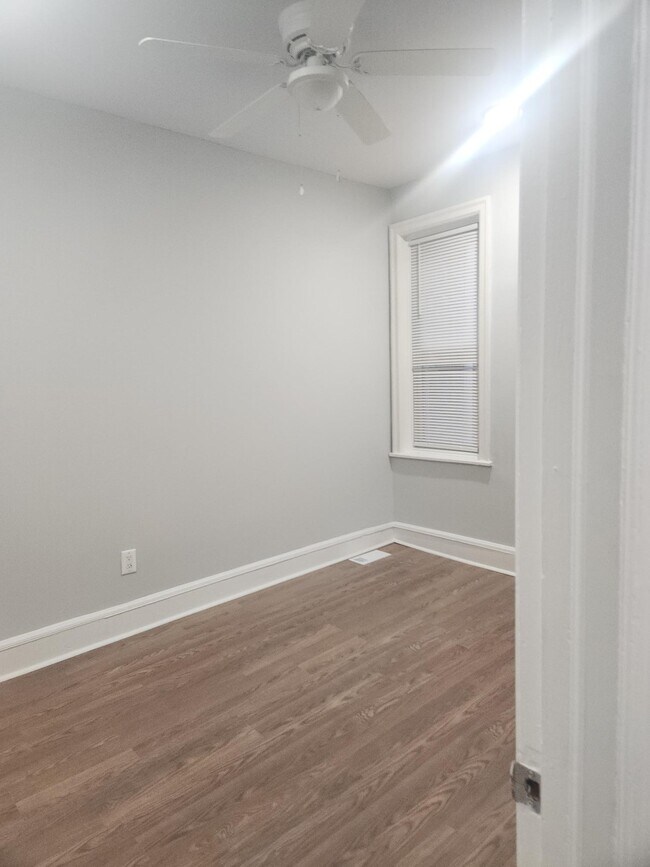 Building Photo - 328 N Redfield St