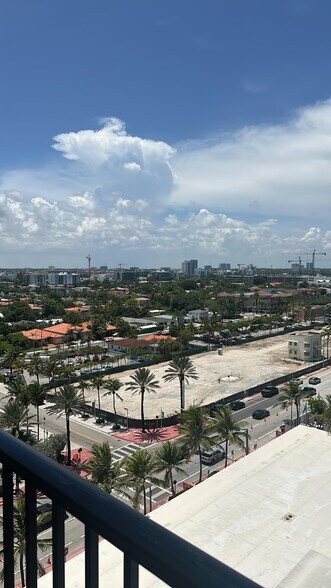 Building Photo - 9273 Collins Ave