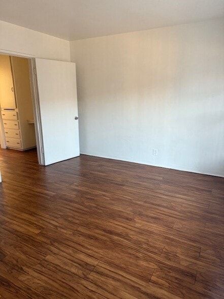 Building Photo - 212 Santa Fe S Ave