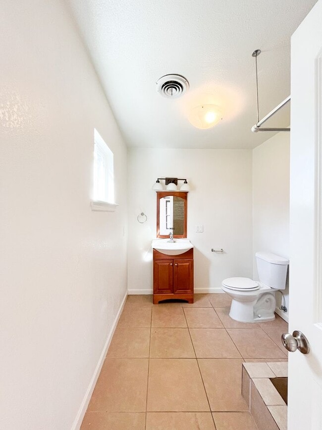 Building Photo - Available NOW!!!! Beautiful 3 bedroom, 2 bath home with covered patio and fenced yard.