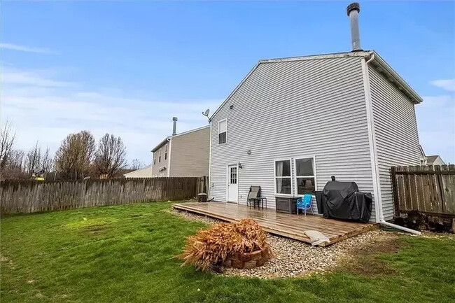 Building Photo - Newly Renovated Noblesville Home