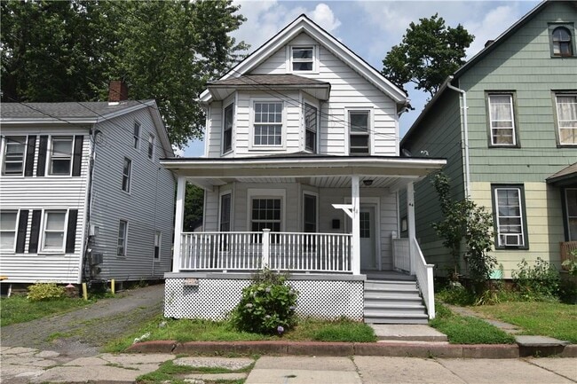 Primary Photo - 44 Hammond St