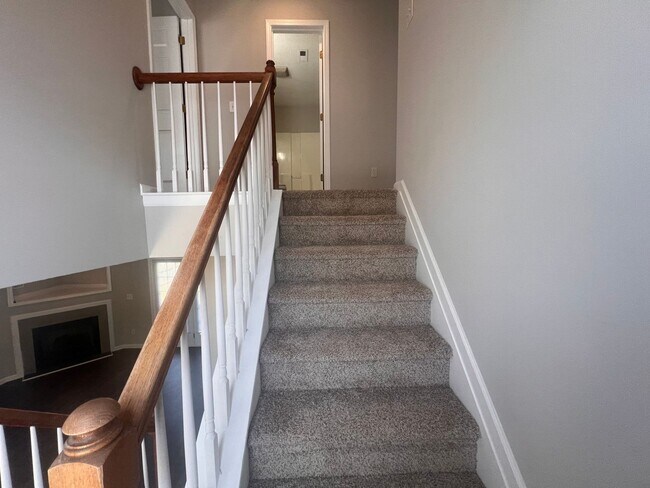 Building Photo - Charming 3-Bedroom Home with Endless Poten...