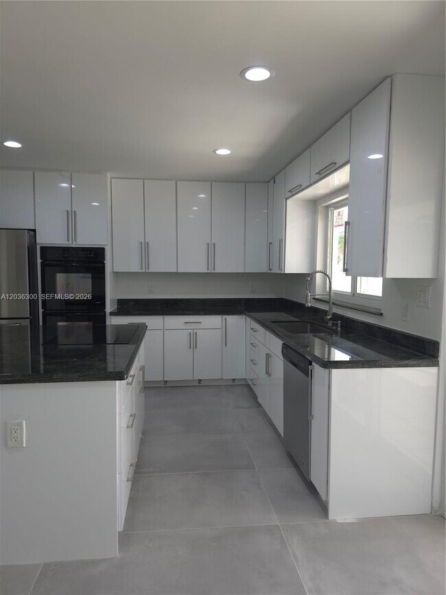 Building Photo - 1565 Thumb Point Dr