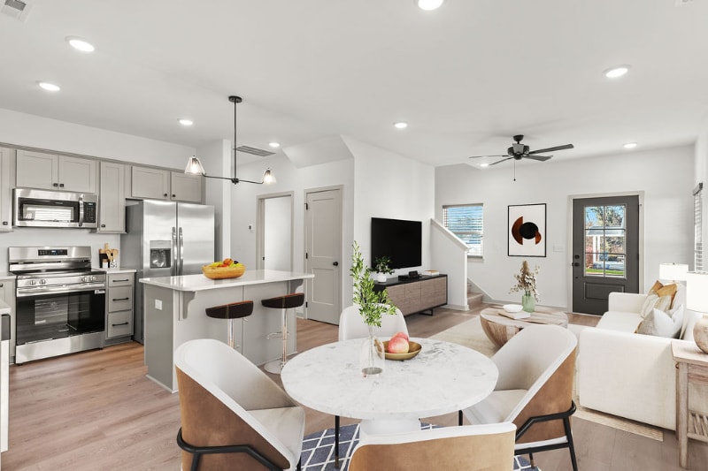 Building Photo - 313 W Broad St