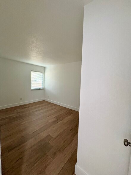 Building Photo - 4810 S Dauphin Ave