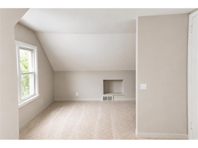 Building Photo - 5201 N Irving Ave