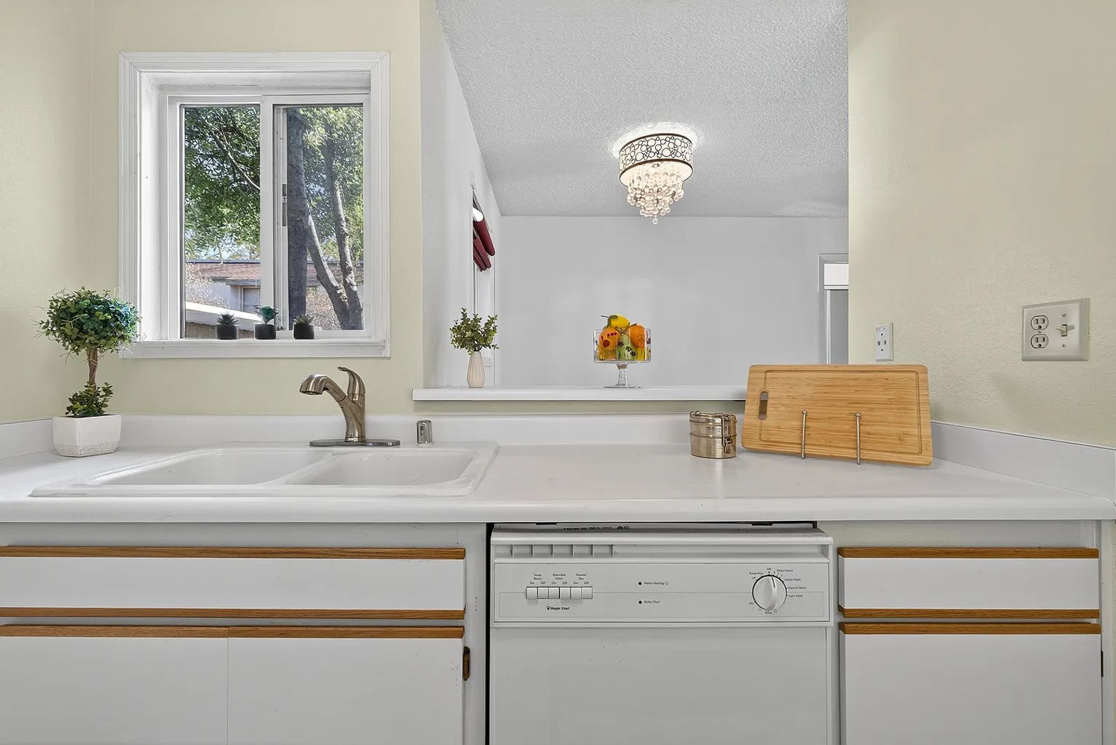 Building Photo - 211 Stony Point Rd