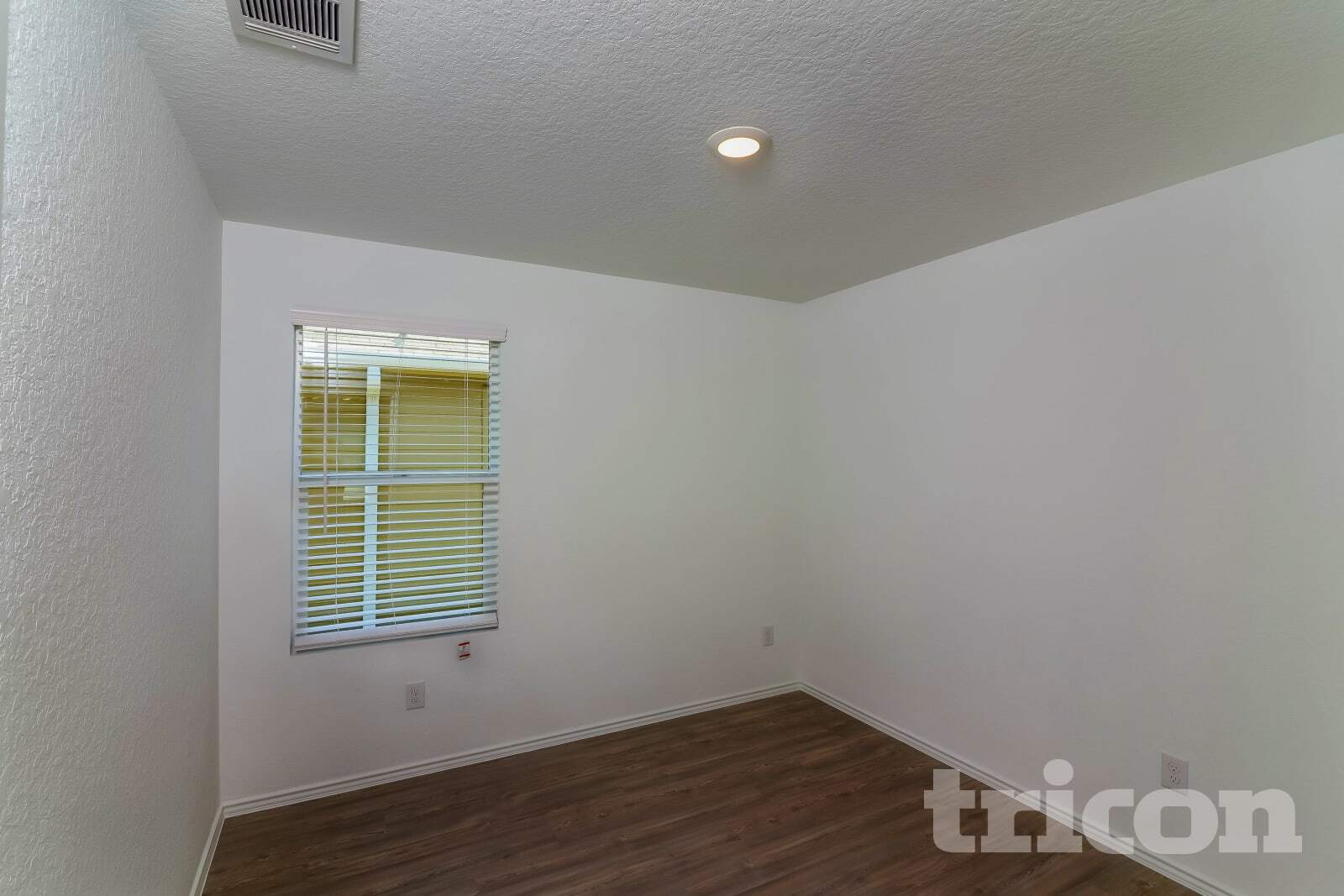 Building Photo - 10250 Devon Wheel St