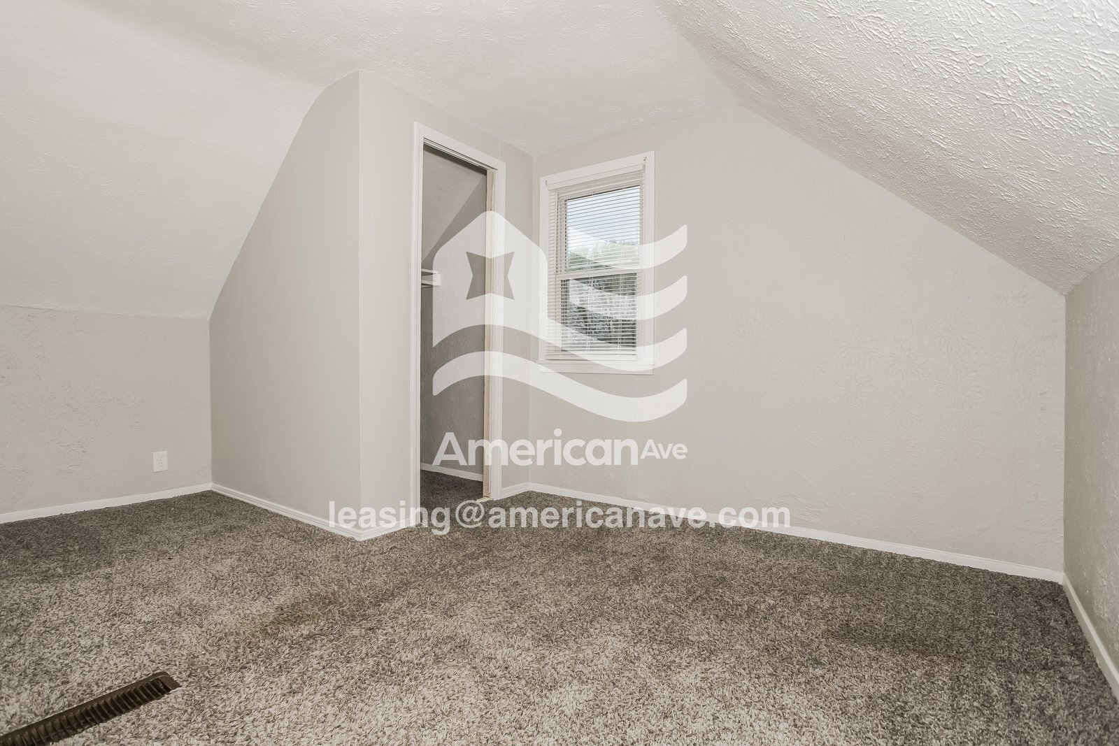Building Photo - 701 19th Ave