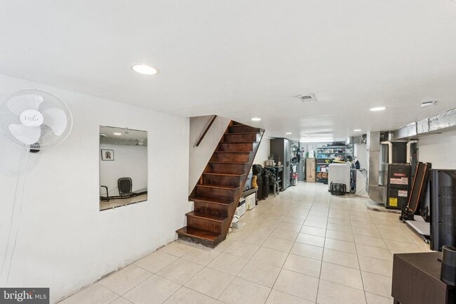 Building Photo - 2423 S 10th St