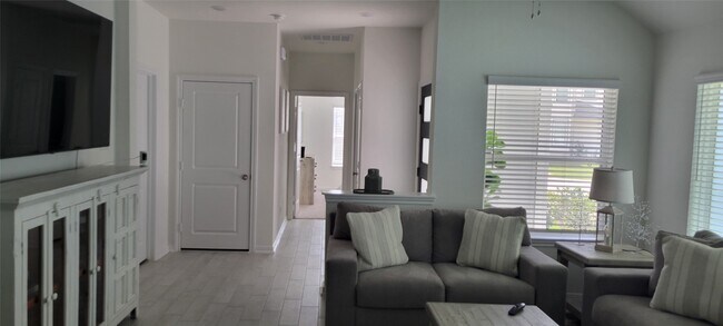 Building Photo - 347 E Coralburst Lp