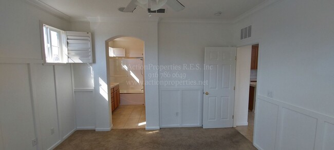 Building Photo - Sierra View Townhouse Lincoln  2 Bed 2 Ba ...