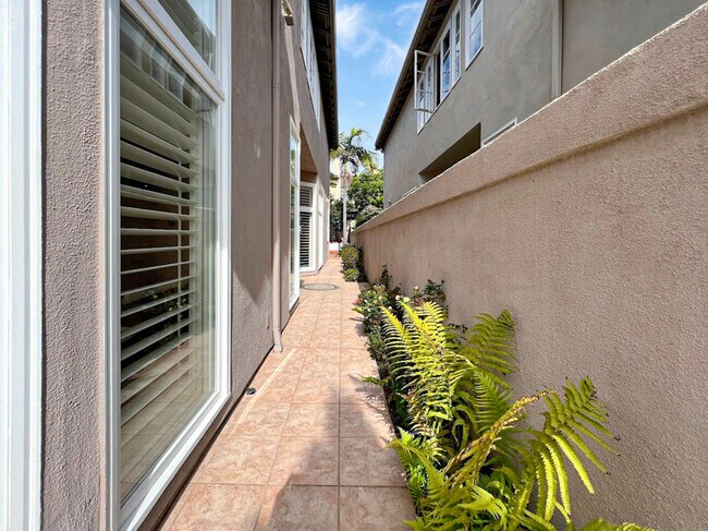 Building Photo - 9761 Claiborne Square