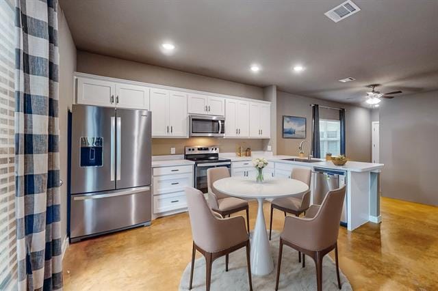 Building Photo - 209 S Baugh St