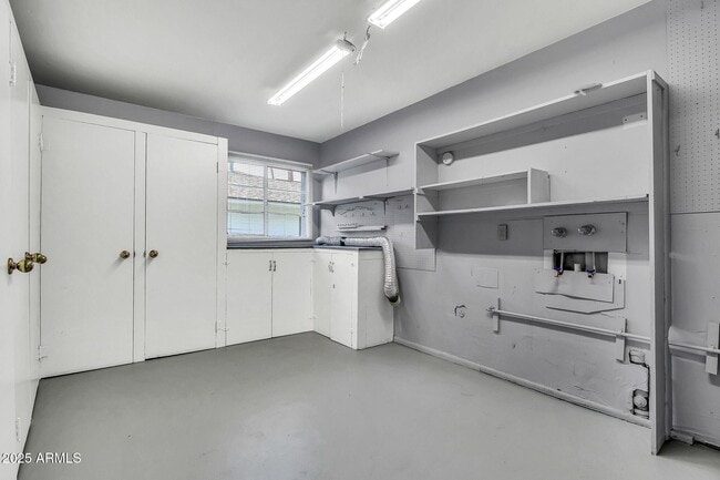 Building Photo - 4623 E Catalina Dr