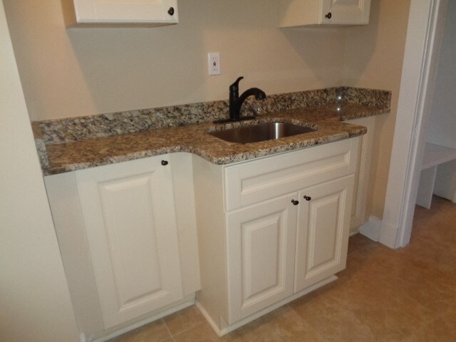 Building Photo - 1921 Evelyn Ave