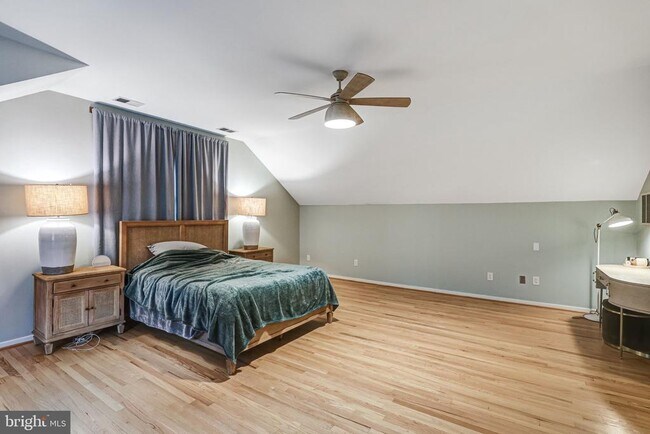 Building Photo - 1504 Wake Forest Dr