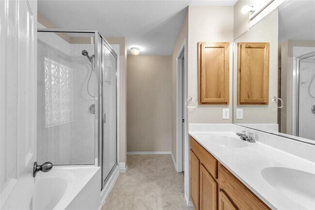 Building Photo - 3730 Castle Rock Dr