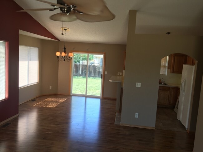 Building Photo - 2218 E Carriage Dr