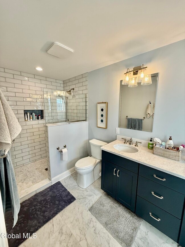 Building Photo - 16 Newton St