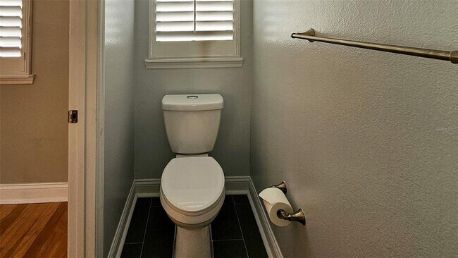 Building Photo - 608 S Matanzas Ave