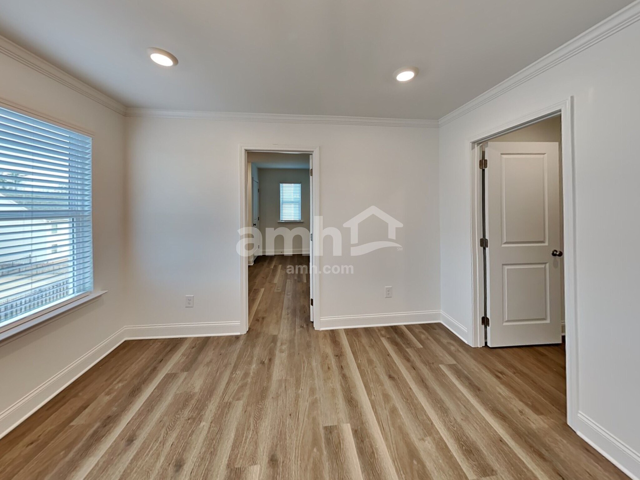 Building Photo - 1032 Highland Walk