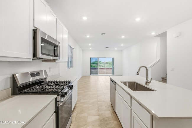 Building Photo - 8774 S Cir. Generoso