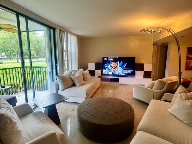 Building Photo - 3475 N Country Club Dr