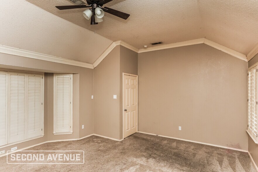 Building Photo - 2404 Liles Ln