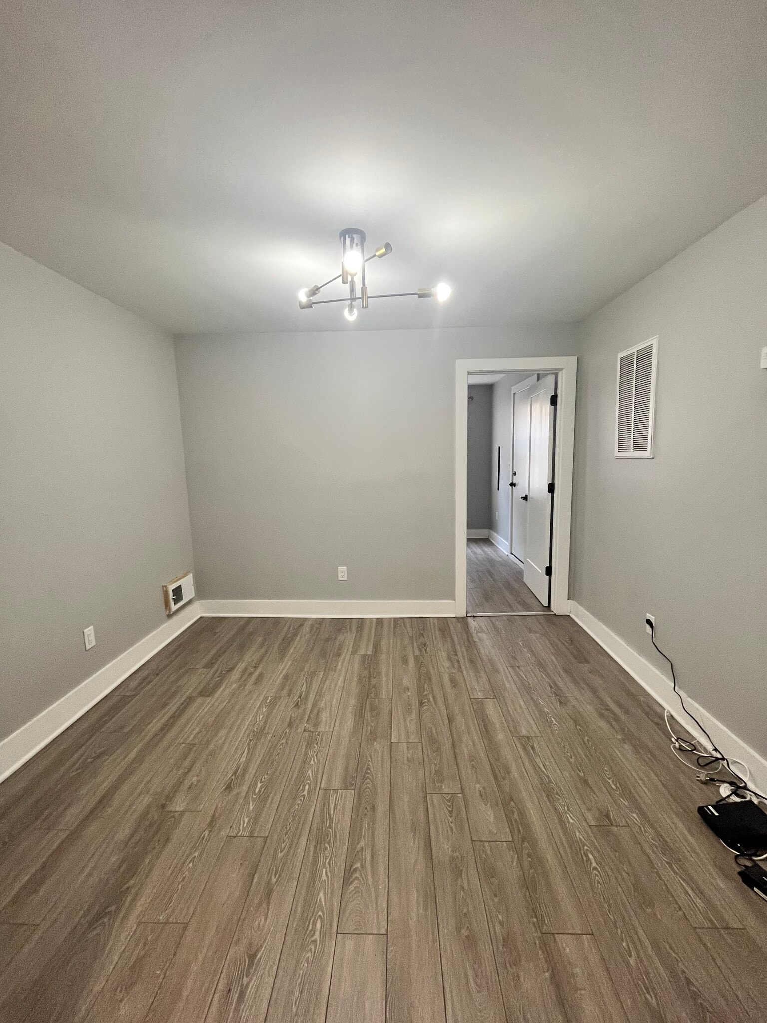 Unit 1R - 26 Yale Ave