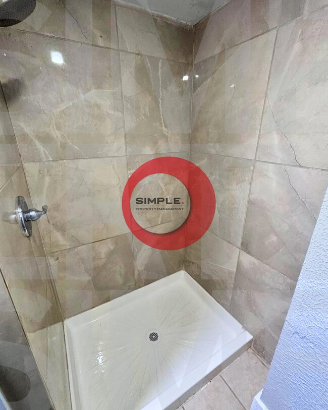 Building Photo - Two-bedroom one bath house